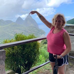 Meet your Posher, Vivian